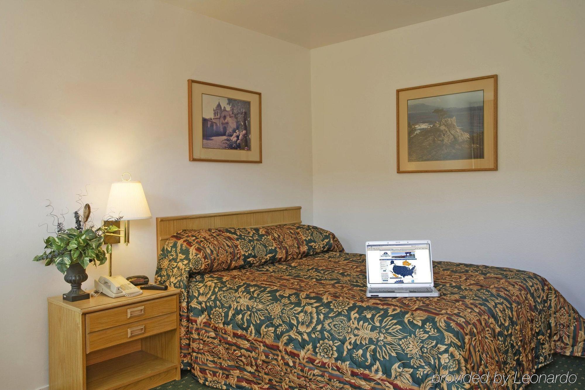 Red Roof Inn & Suites Монтерей Номер фото