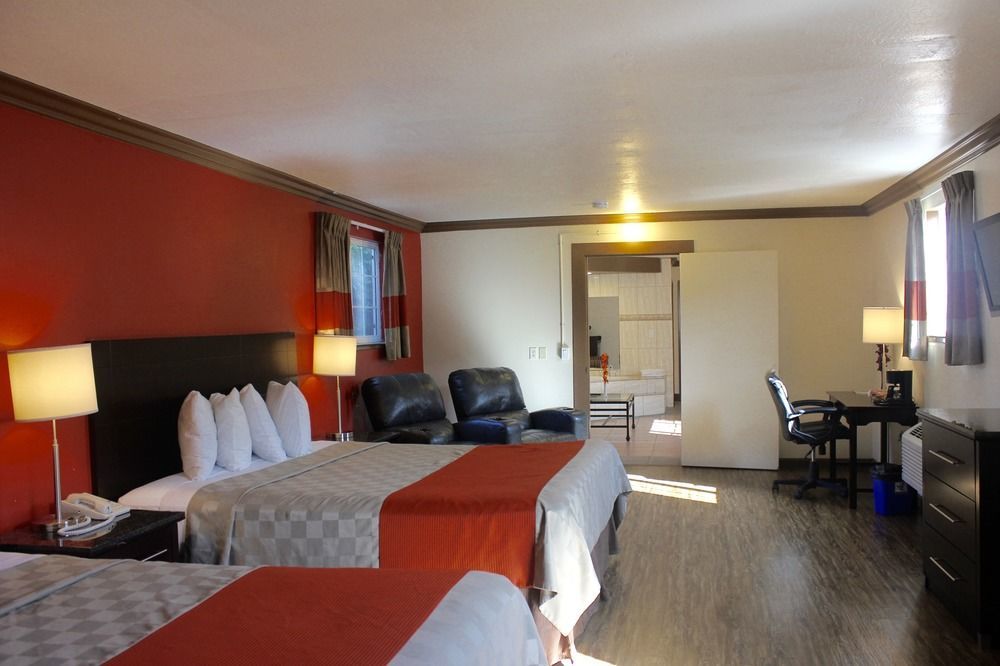 Red Roof Inn & Suites Монтерей Экстерьер фото