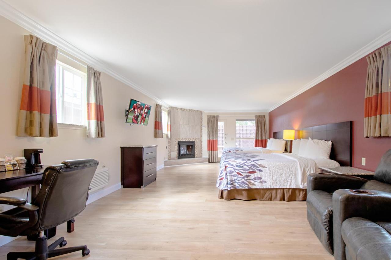 Red Roof Inn & Suites Монтерей Номер фото