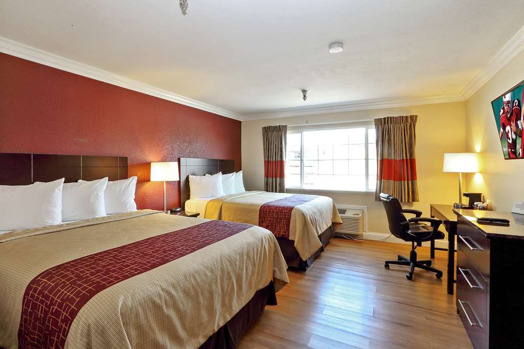 Red Roof Inn & Suites Монтерей Номер фото